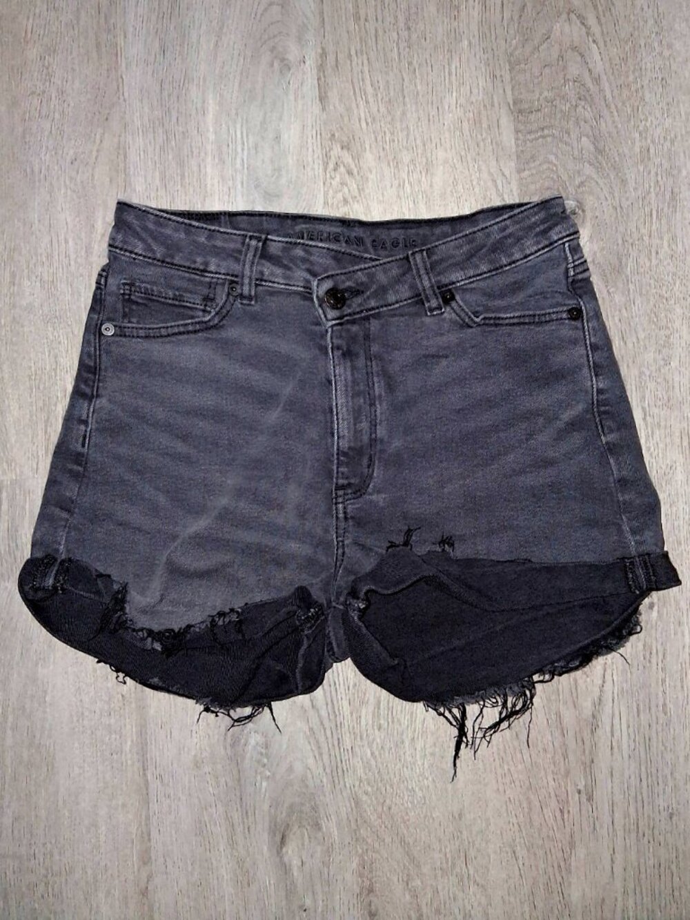 American Eagle High Rise Mom Shorts Size 4 Black Distressed Denim Asymmetrical